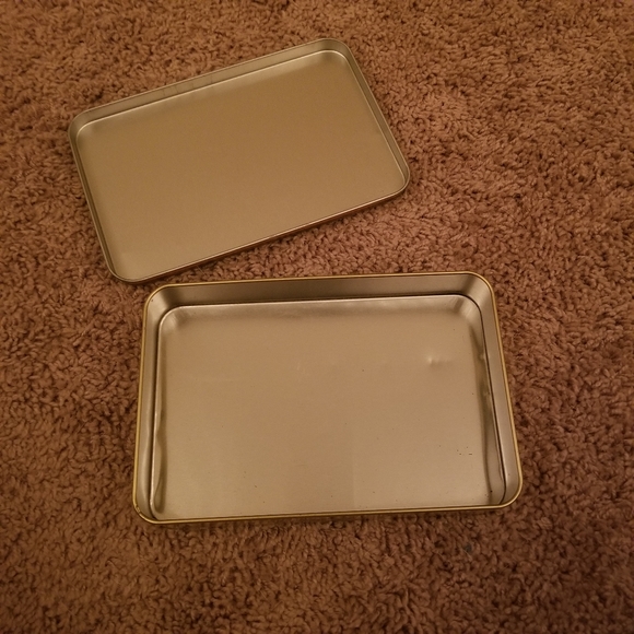 Japenese inspired metal tin travel beauty case - Picture 3 of 5
